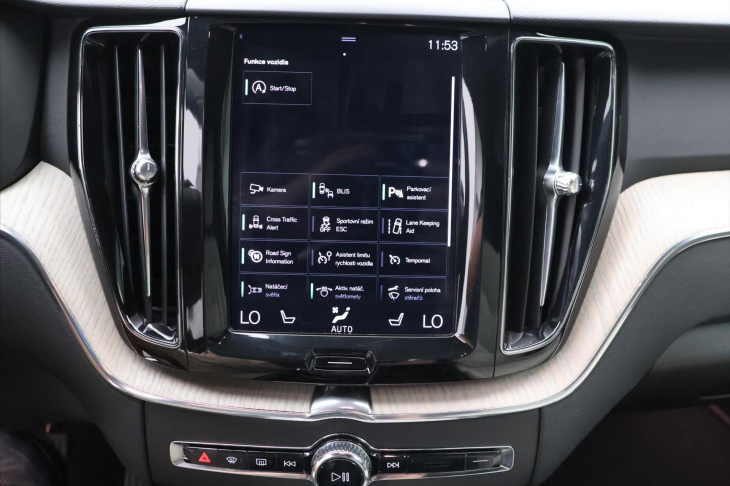Volvo XC60 2.0 T5 Drive-E AWD Inscription CZ DPH