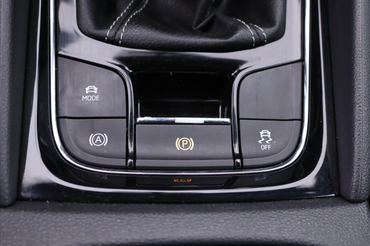 Škoda Karoq 1.5 TSI Sportline Virtual 1.Maj