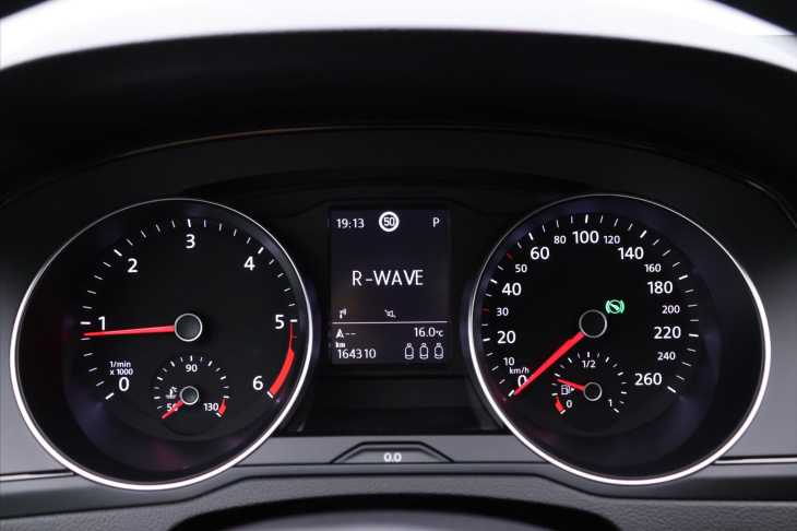 Volkswagen Passat 2,0 TDI 110kW DSG LED DPH