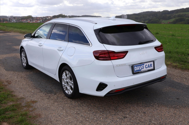 Kia Ceed 1,5 T-GDI 117kW DCT TOP DPH CZ