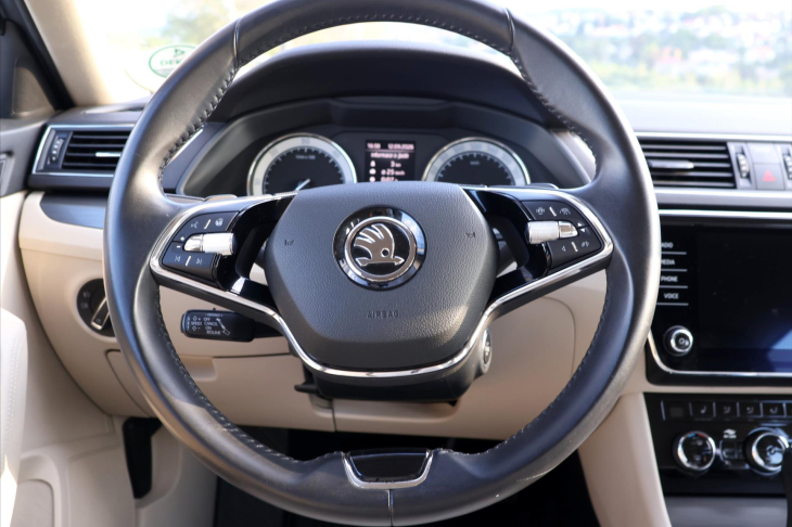 Škoda Superb 2,0 TDI DSG 4x4 CZ Style DPH
