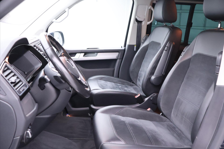 Volkswagen Multivan 2,0 TDI DSG Highline 6-Míst DPH
