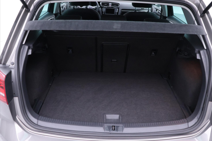 Volkswagen Golf 1,4 TSI 110kW Highline Navi