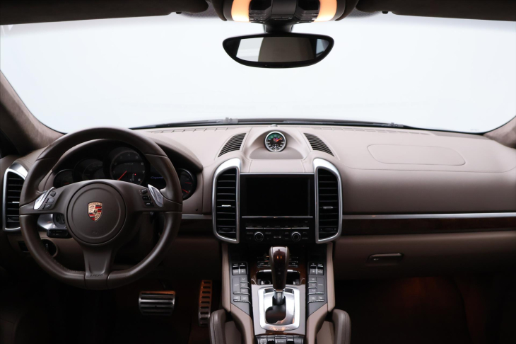 Porsche Cayenne 4.8 Turbo S 405kW DPH CZ