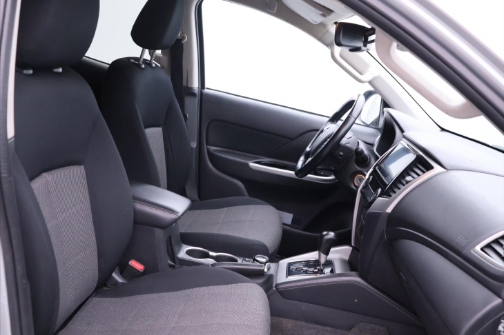 Mitsubishi L200 2,2 DI-D 110kW Aut. 4x4 CZ DPH