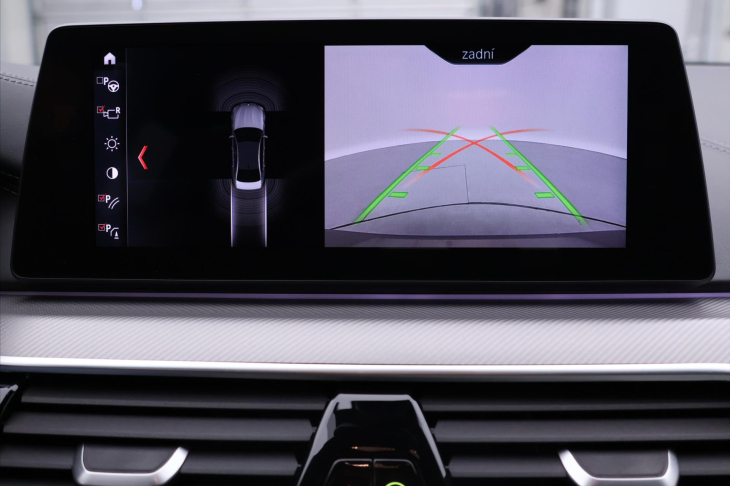 BMW M5 4,4 V8 441kW xDrive Individual DPH CZ