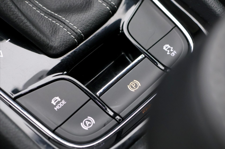 Škoda Karoq 1.5 TSI 110kW DSG CZ Sportline