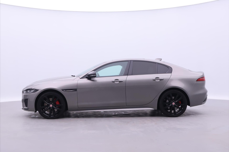 Jaguar XE 2,0 P300 221kW R-Dynamic DPH