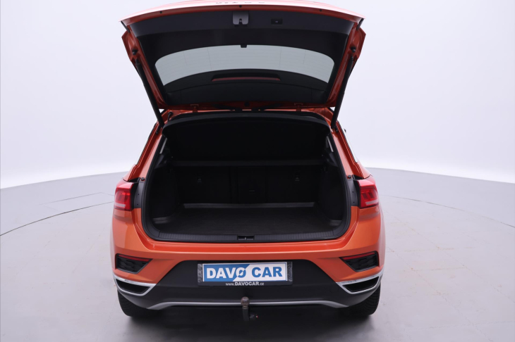 Volkswagen T-Roc 1,5 TSI DSG Design LED Tažné