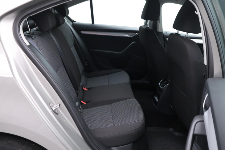 Škoda Octavia 1,6 TDI Ambition Klima CZ