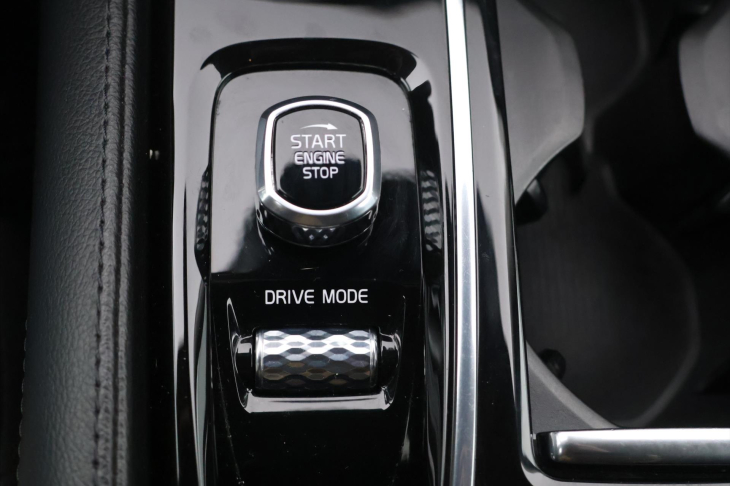 Volvo V60 2,0 T6 186kW 4x4 MomentumPro