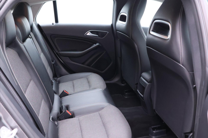 Mercedes-Benz CLA 1,5 180d Automat CZ Tempomat