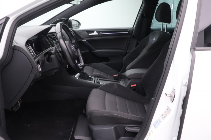 Volkswagen Golf 2,0 TSI 221kW R 4x4 DynAudio