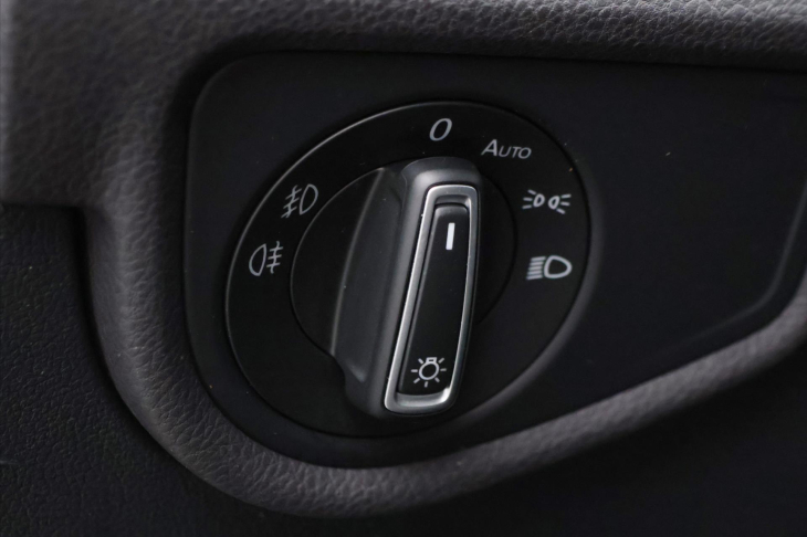 Volkswagen Touran 1,6 TDI DSG Panorama LED 1.Maj