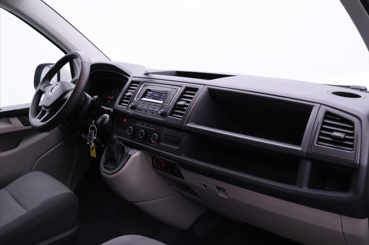 Volkswagen Transporter 2,0 TDI 110kW CZ 9-Míst Tažné