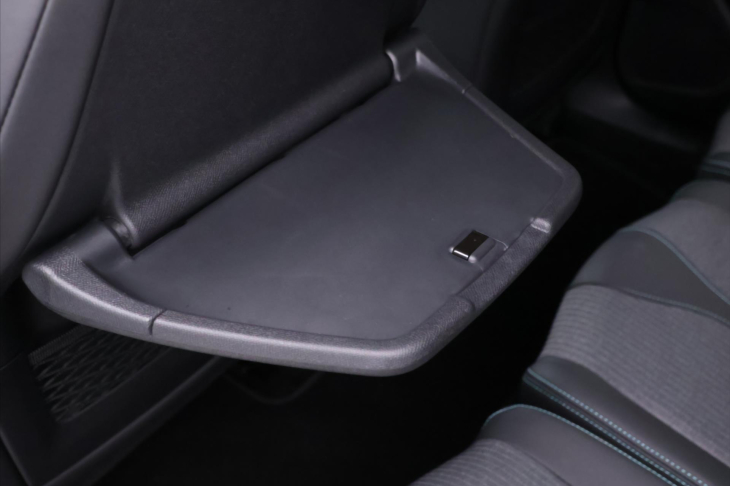 Peugeot 5008 1,2 PT Aut. Allure 7-Míst DPH