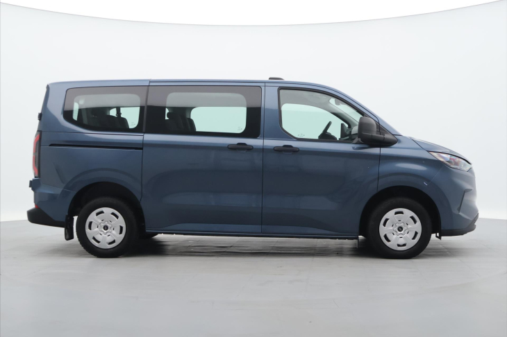 Ford Transit Custom 2,0 EB 110kW 8-Míst LED CZ
