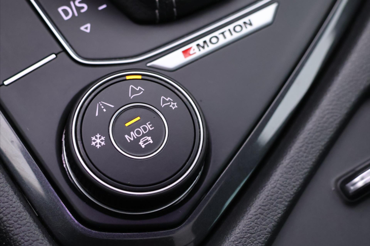 Volkswagen Tiguan 2,0 TDI 110kW DSG R-LINE CZ DPH