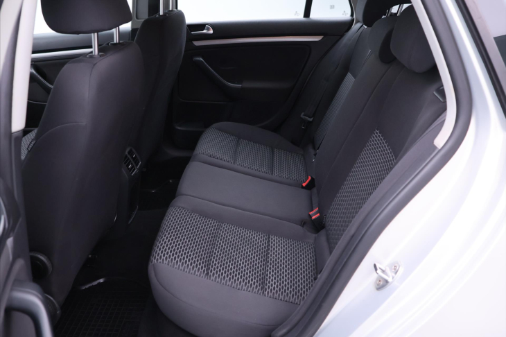 Volkswagen Golf Variant 1,6 TDI 77kW DSG Aut.klima CZ