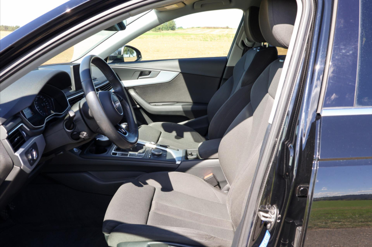 Audi A4 2,0 TDI 110kW Sport Navi Xenon