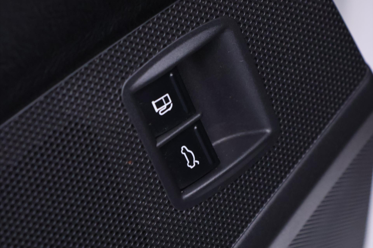 Volkswagen CC 2,0 TDI 130kW DSG Sport Xenon