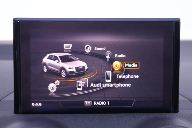 Audi Q2 1,0 TFSI Stronic design CZ 1.Maj