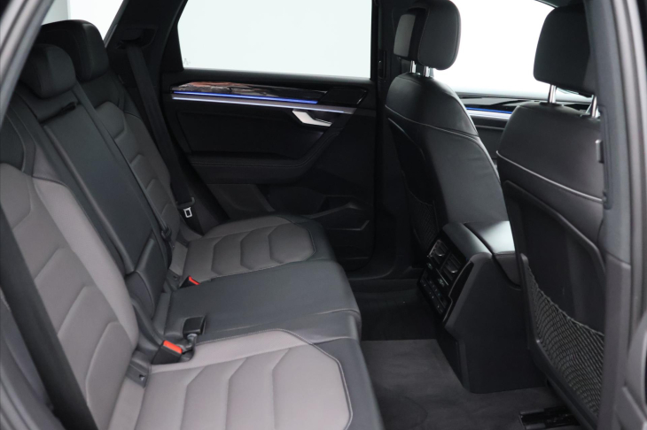 Volkswagen Touareg 3,0 TSI 250 kW 4x4 CZ R-line