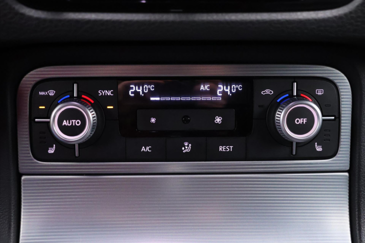 Volkswagen Touareg 3,0 TDI V6 DSG R-LINE CZ 4M