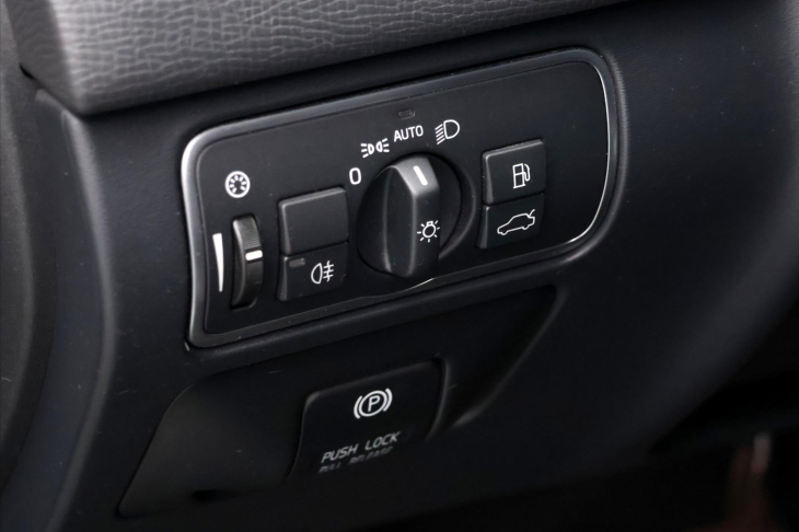 Volvo XC60 2,0 D4 120kW Momentum AUT