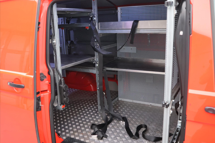 Volkswagen Transporter 2,0 TDI DSG Long Dílna CZ DPH