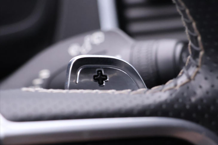 Volvo XC90 2,0 D5 Aut. AWD CZ R-Design