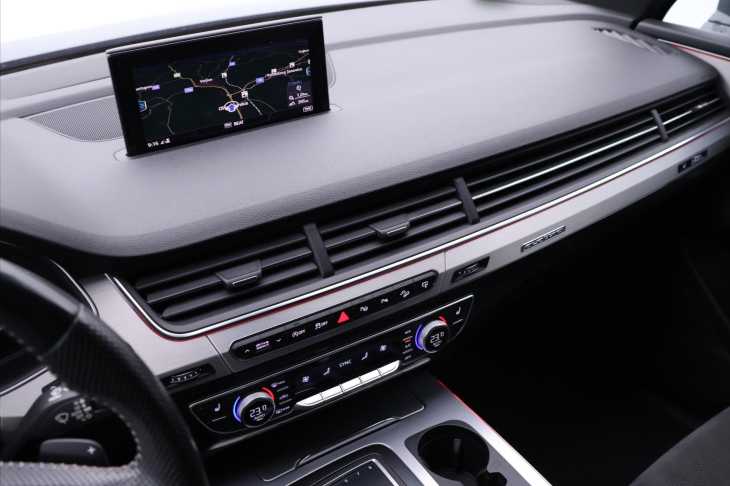 Audi Q7 3,0 TDI S-line 7-Míst CZ DPH