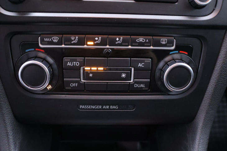 Volkswagen Golf Variant 1,6 TDI 77kW DSG Aut.klima CZ