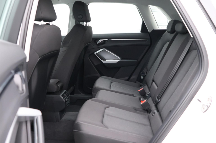 Audi Q3 1,5 35 TFSI S tronic S line CZ