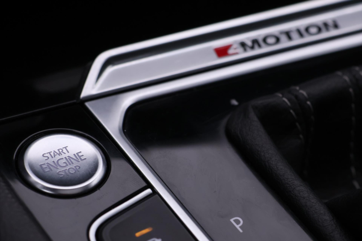 Volkswagen Passat 2,0 TSI 206kW R-line Highline