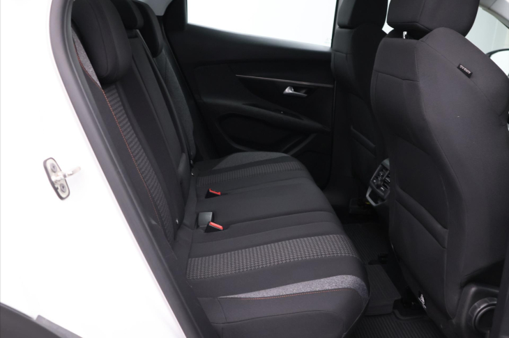 Peugeot 3008 1.2 PureTech 96kW CZ DPH