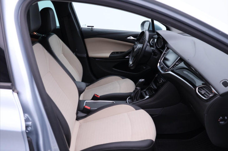 Opel Astra 1,6 CDTi 81kW CZ Sports Tourer