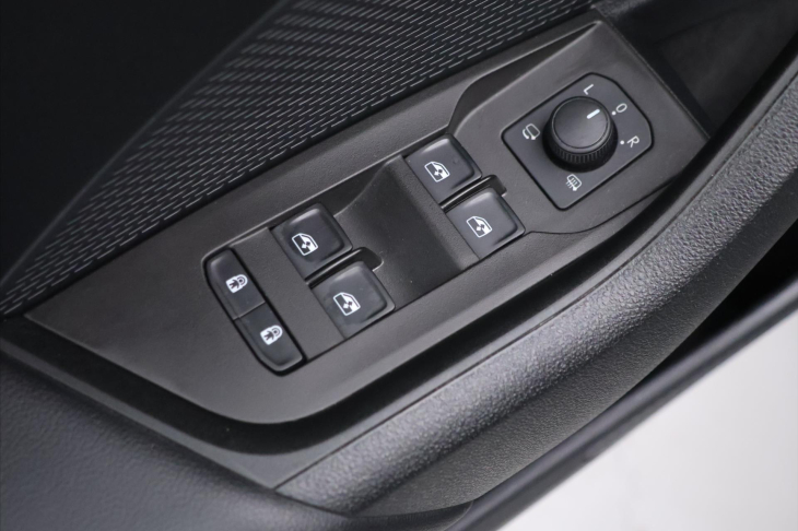 Škoda Octavia 2,0 TDI 147kW Scout HUD Matrix