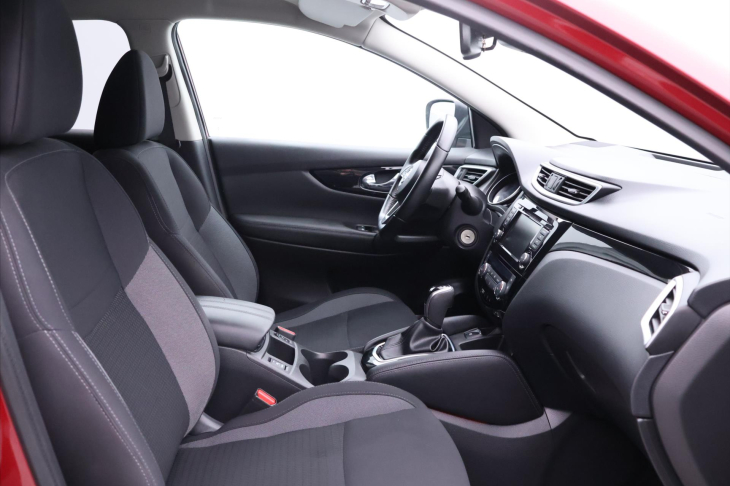 Nissan Qashqai 1,3 DIG-T 117kW CZ Acenta