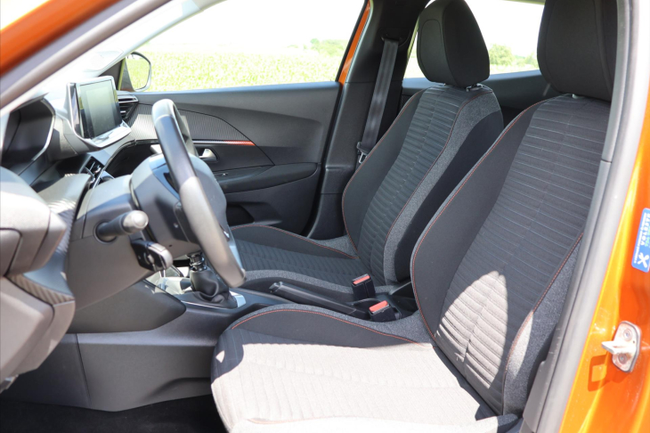 Peugeot 2008 1,2 PT 74kW CZ Klima ACTIVE