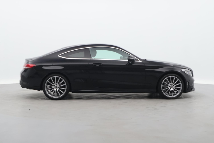Mercedes-Benz Třídy C 2.0 300d 180kW 4Matic CZ DPH