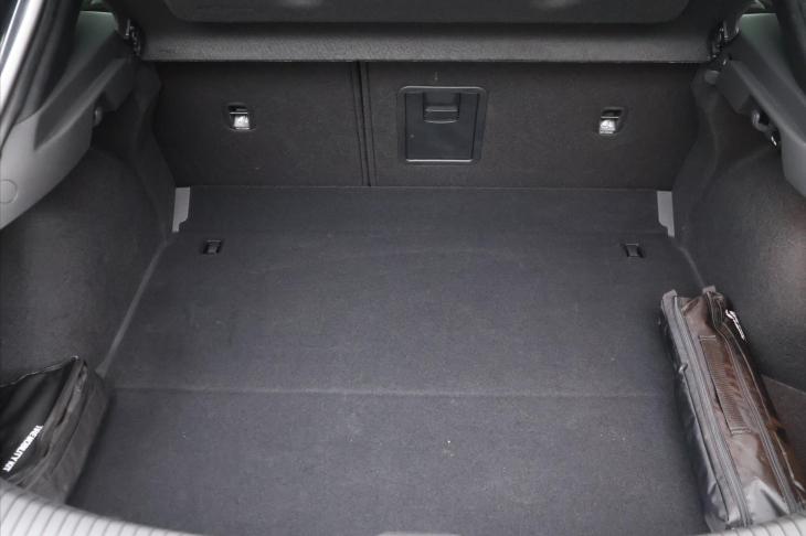 Hyundai i30 1.5 T-GDI Mild LED CZ