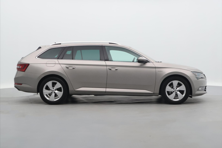 Škoda Superb 2,0 TDI 140kW 4x4 DSG Style CZ
