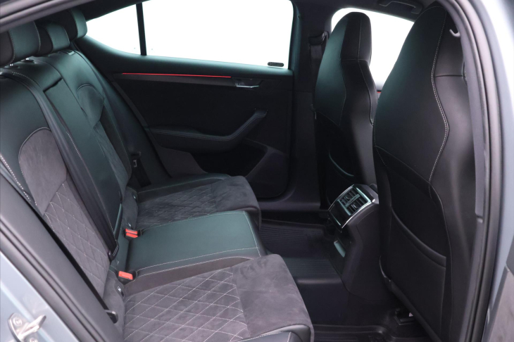 Škoda Superb 2,0 TDI 147kW Sportline DSG CZ DPH