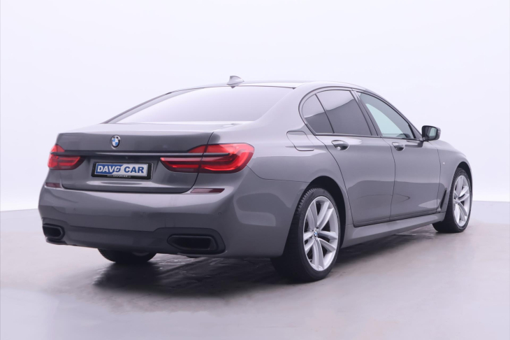 BMW Řada 7 4,4 750i 330kW xDrive DPH