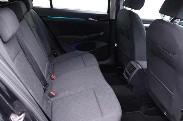 Volkswagen Golf 2,0 TDI 110kW DSG Style DPH