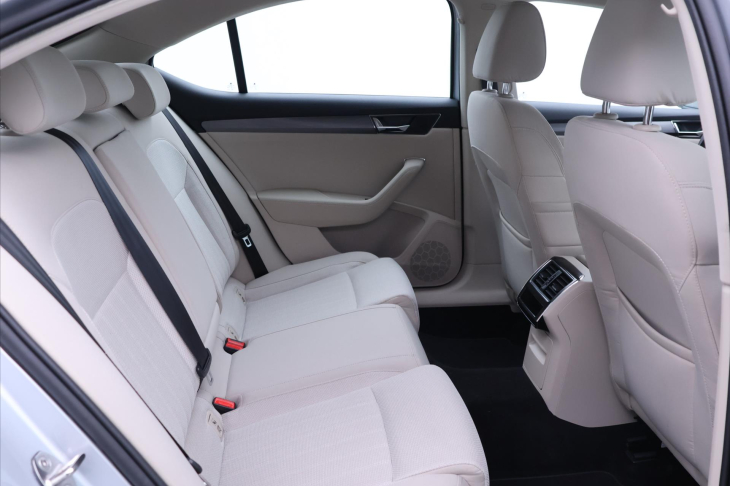 Škoda Superb 2,0 TDI 110 kW Style DSG CZ DPH