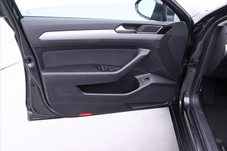 Volkswagen Passat 2,0 TDI 110kW Comfortline Navi