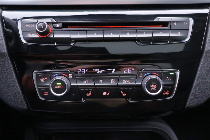 BMW X1 2,0 20i xDrive 141kW Aut. CZ