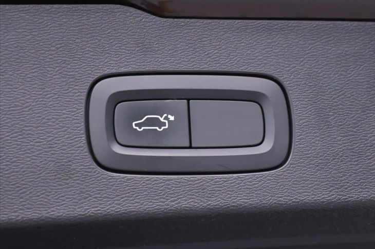 Volvo V60 2,0 D4 Drive-E Aut. AWD CZ DPH